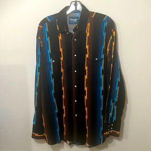 Men’s wrangler Large Aztec print, woven long sleeve with with white pearl snaps